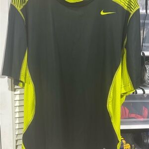 XL Nike Men’s Black & Neon Yellow Athletic Short-Sleeve Shirt
